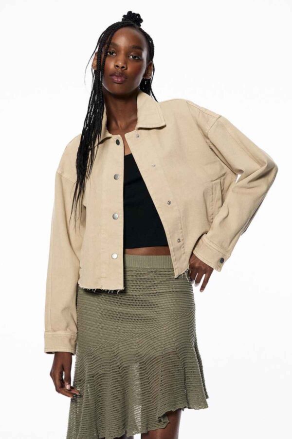 Cropped jacket with back pleats sand